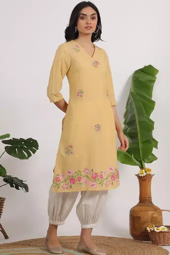 Floral embroidered thread work v-neck straight kurta