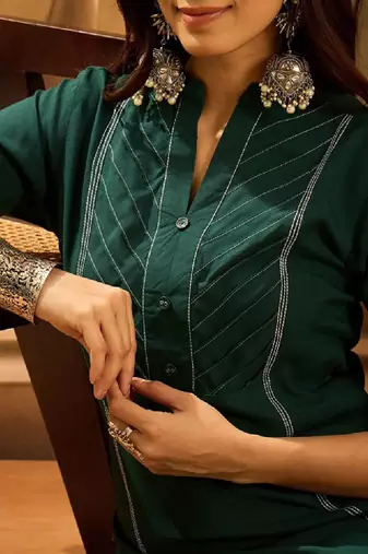 Pleated mandarin collar straight kurta