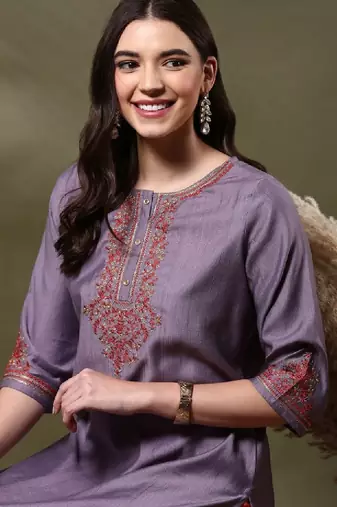 Embroidered thread work round neck straight kurta
