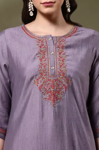 Embroidered thread work round neck straight kurta