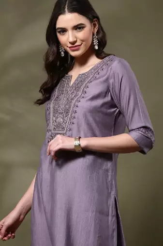 Floral yoke design notch neck thread work straight kurta