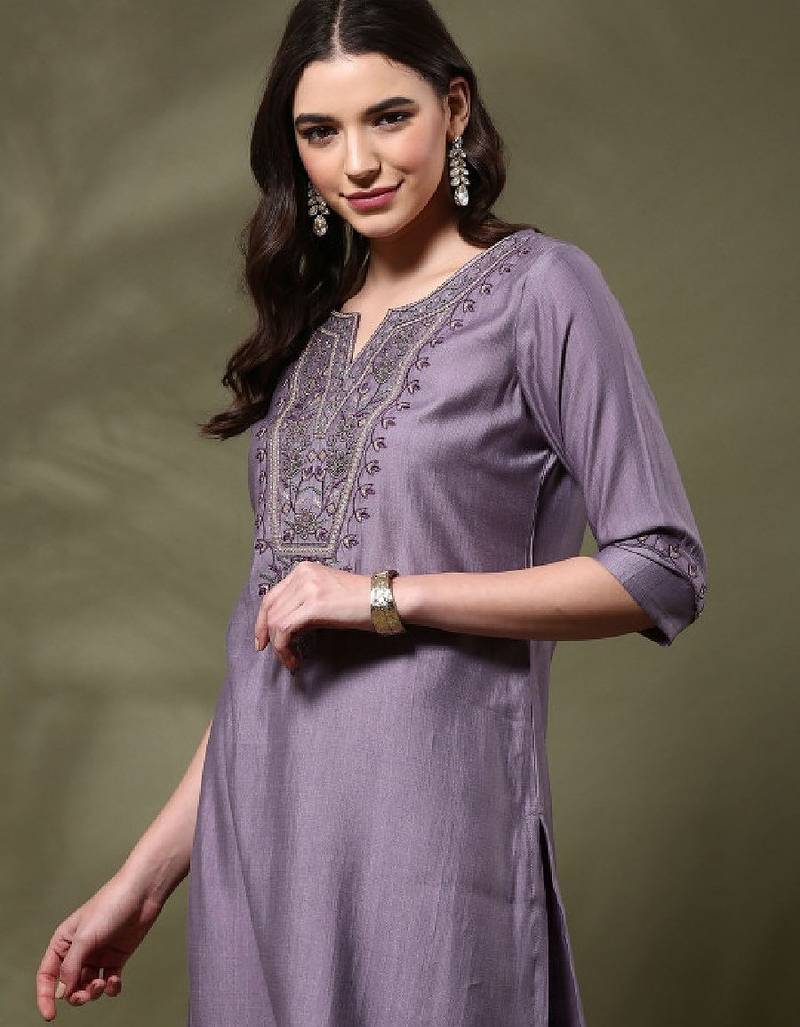 Floral yoke design notch neck thread work straight kurta