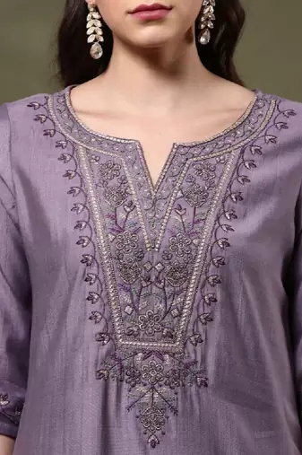 Floral yoke design notch neck thread work straight kurta