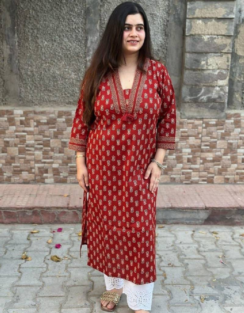 Women floral printed pure cotton straight kurta
