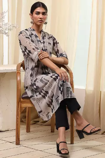 Women geometric printed daily straight kurtas