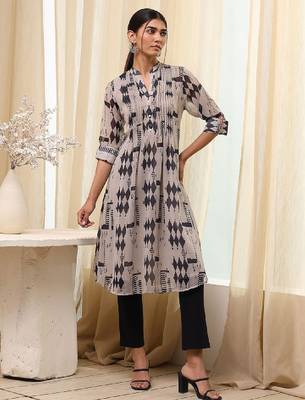 Women geometric printed daily straight kurtas 2