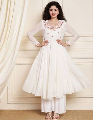 Women ethnic motifs embroidered anarkali kurta 1
