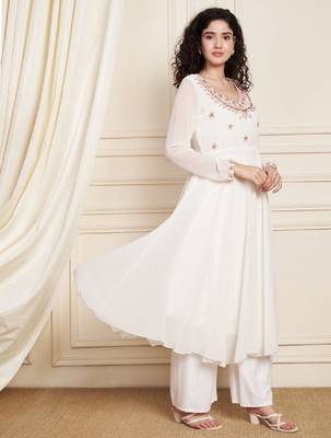 Women ethnic motifs embroidered anarkali kurta 3