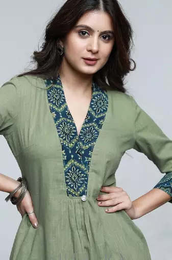 Pleated v-neck cotton a-line kurta