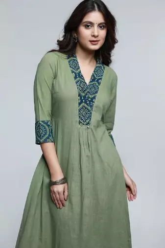 Pleated v-neck cotton a-line kurta