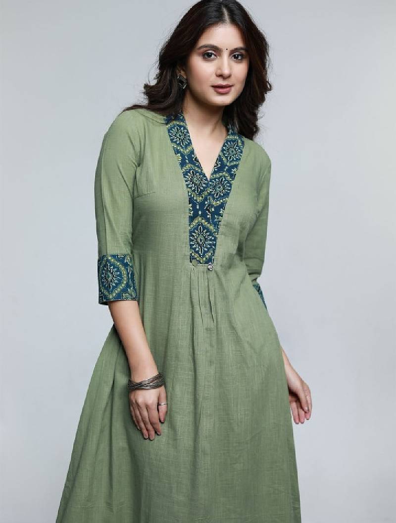 Pleated v-neck cotton a-line kurta