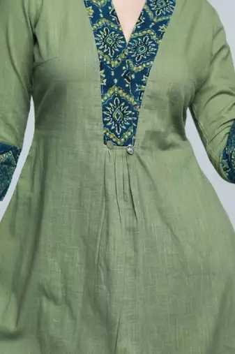 Pleated v-neck cotton a-line kurta