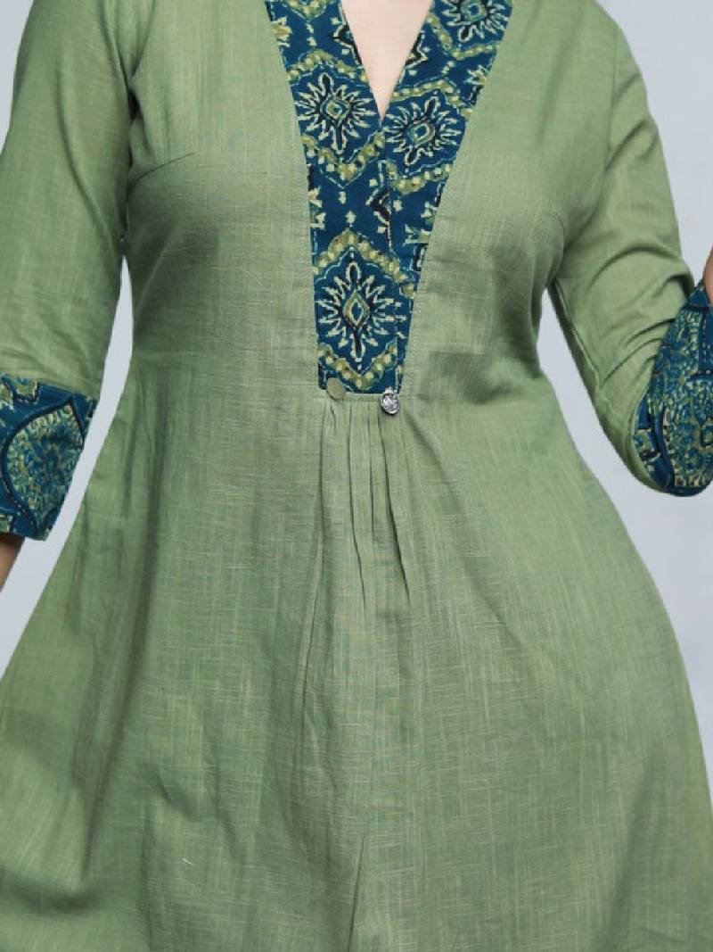 Pleated v-neck cotton a-line kurta
