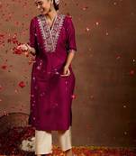 Floral yoke design v-neck sequinned straight kurta