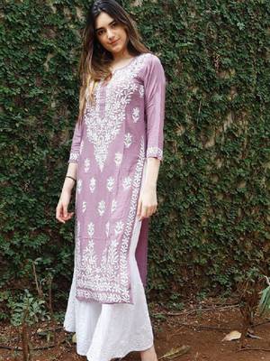 Floral embroidered notch neck chikankari straight kurta 1