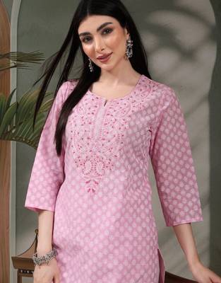 Floral printed thread work notch neck pure cotton straight kurta 1
