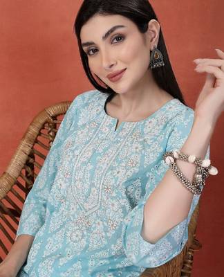 Floral printed thread work notch neck pure cotton straight kurta 3