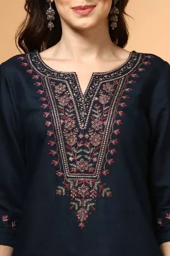 Floral yoke design notch neck straight kurta
