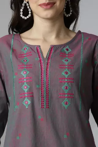Floral embroidered thread work kurta