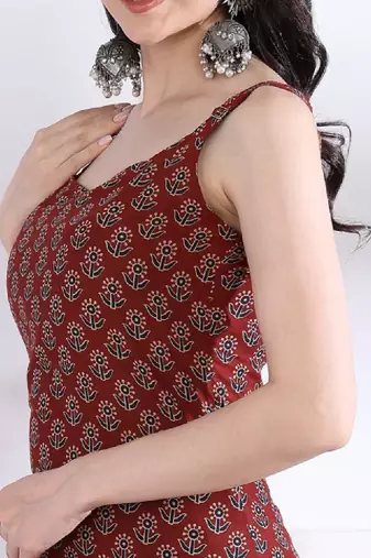 Womens floral print straight fit maroon cotton kurta with printed bottom border