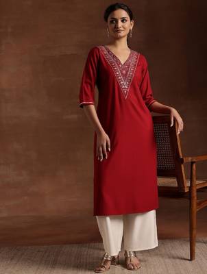 Women yoke design thread work kurta 1