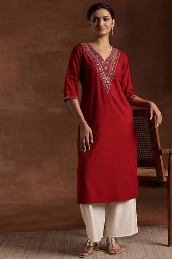 Women yoke design thread work kurta