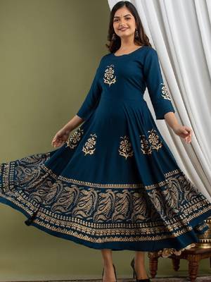 Women floral printed anarkali kurta 3