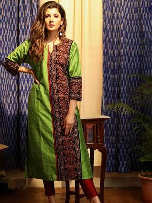 Women ethnic motifs printed daily a-line cotton flared kurta 3