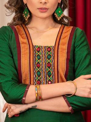 Women green abstract printed daily a-line cotton flared kurta 2