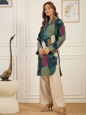 Abstract printed v-neck chanderi silk straight kurta 3