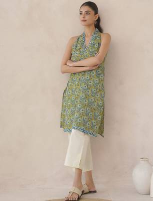 Floral printed v-neck pure cotton straight kurta 1