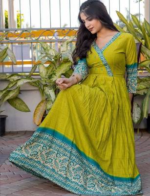 Women paisley printed thread work anarkali kurta 1