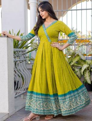 Women paisley printed thread work anarkali kurta 3