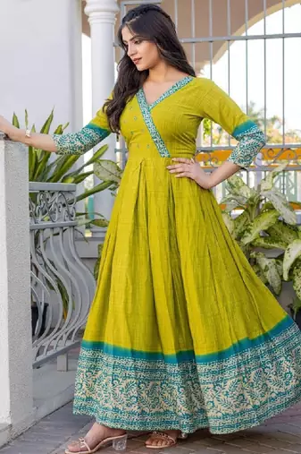 Women paisley printed thread work anarkali kurta