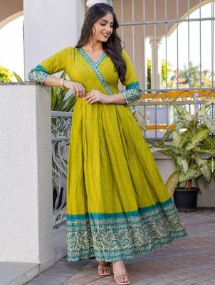 Women paisley printed thread work anarkali kurta 4