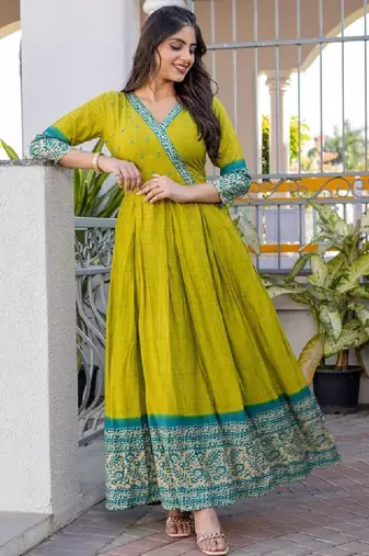 Women paisley printed thread work anarkali kurta