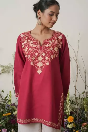 Women maroon floral embroidered daily cotton straight kurta