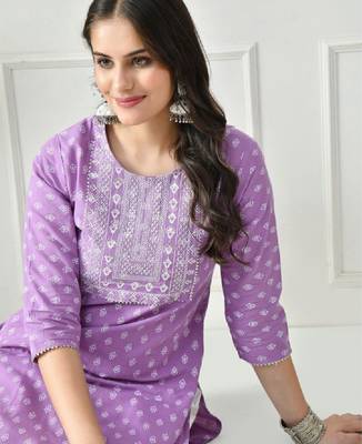 Women ethnic motifs embroidered round neck straight kurta 2