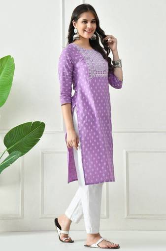 Women ethnic motifs embroidered round neck straight kurta
