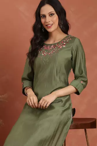 Floral yoke design round neck straight kurta