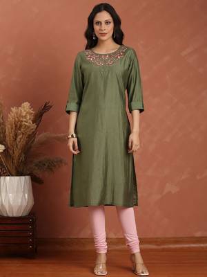 Floral yoke design round neck straight kurta 2
