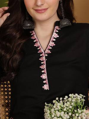 Embroidered calf length v-neck three-quarter sleeve straight kurta 2