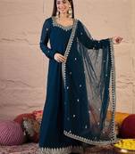 Women ethnic motifs embroidered sweetheart neck kurta with dupatta