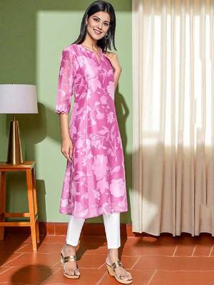 Women floral printed flared kurta 3