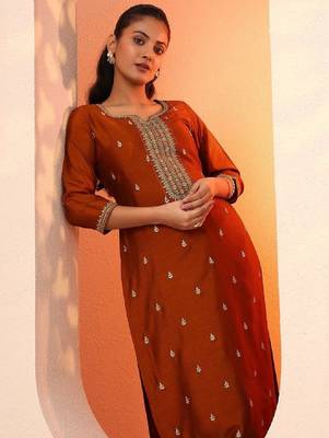 Ethnic motifs embroidered sweetheart neck straight kurta 1