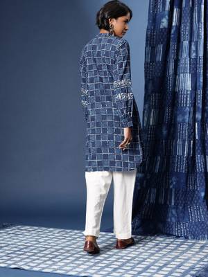 Pure cotton geometric printed band collar indigo crafted kurta 3