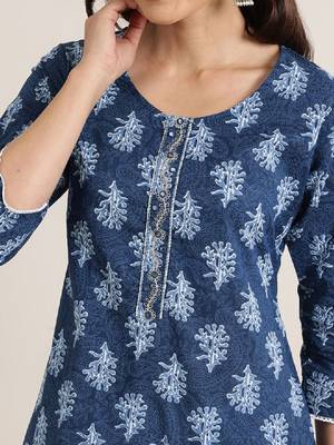Floral printed round neck cotton kurtas 2