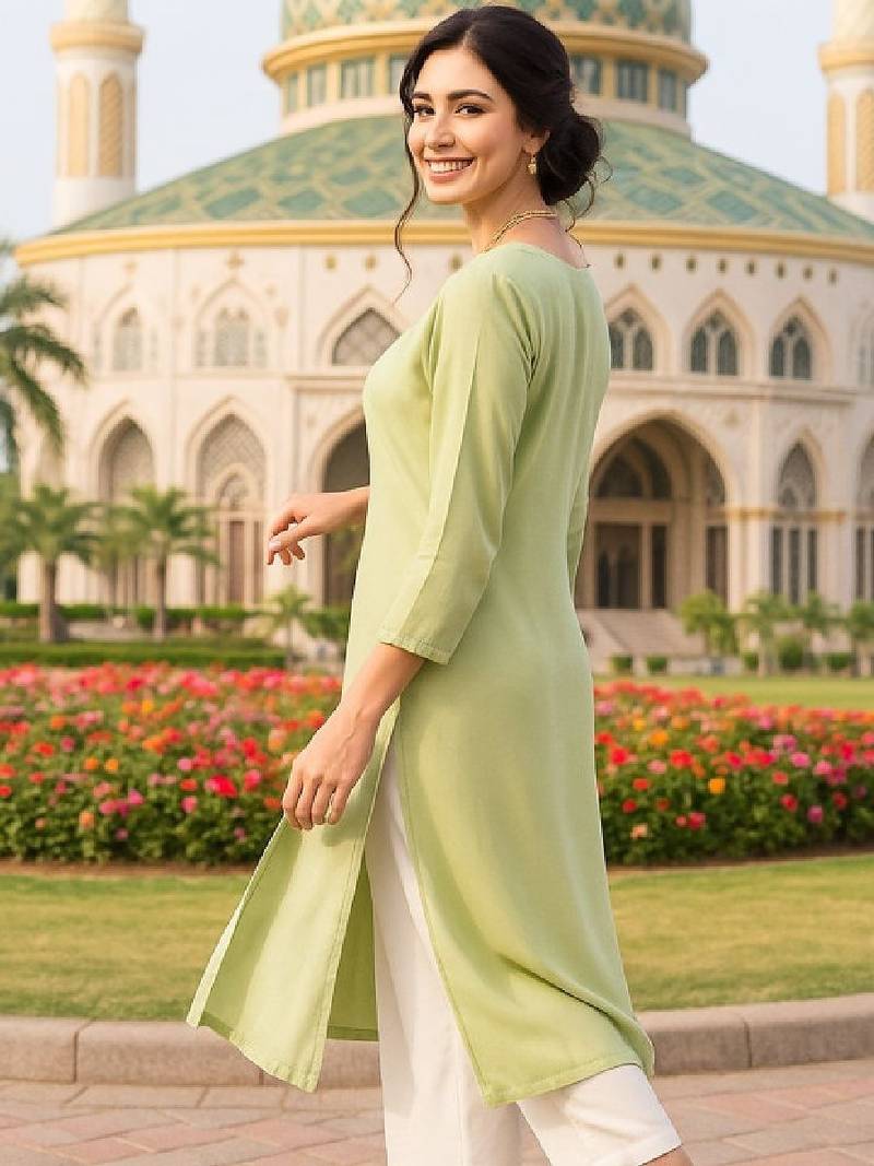 Women floral embroidered chikankari kurta