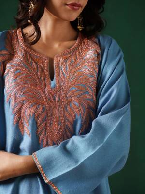Kashmiri golden boti tilla embroidered cashmilion round-neck winter kurta 2