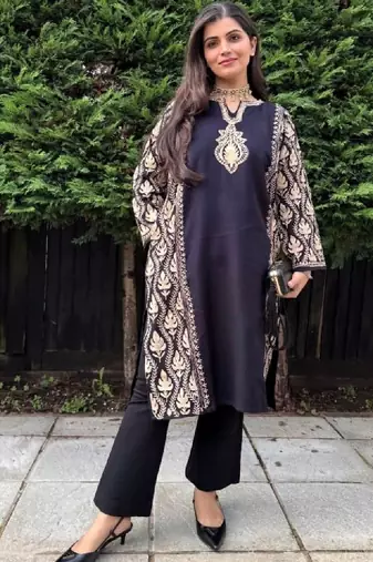 Kashmiri aari embroidered black cashmilion round-neck phiran, winter kurta